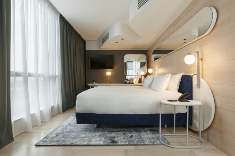 premium room with panormaic view at voco hotels in milan