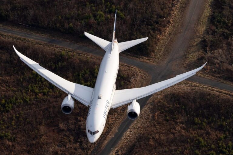 United Airlines Boeing 787 8 Dreamliner 1 e1738678591650