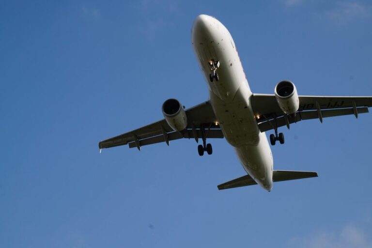 aircraft heathrow e1573840026237