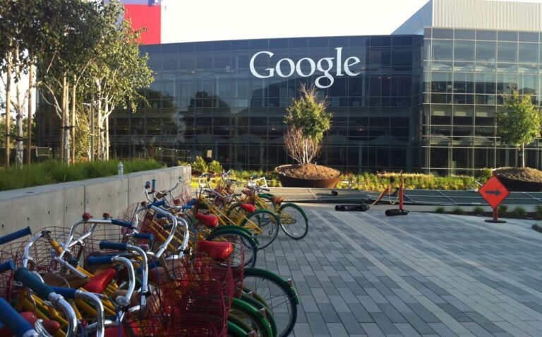 Google Campus Mountain View California panoramio e1744918236645