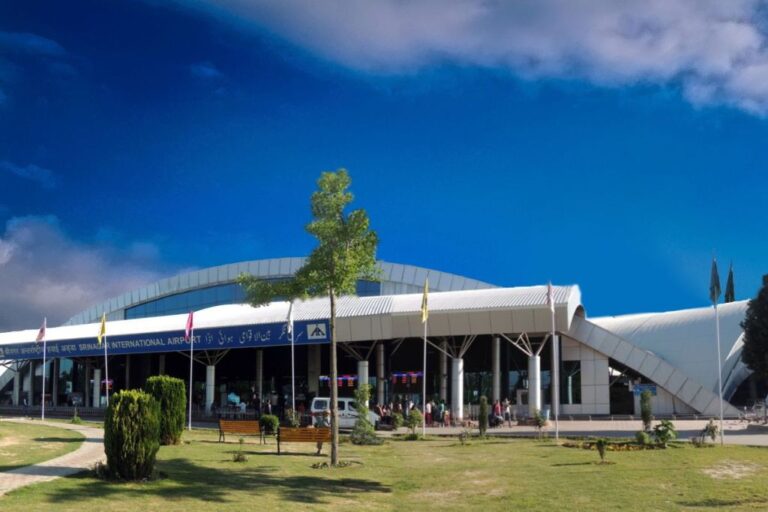 srinagar airport front view 1 AAI Sclaed